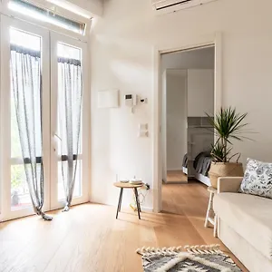 Apartment La Casa Sull'albero Navigli, Milan